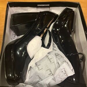 Lulu’s Mary Lou, Black wedge size 10 brand new inbox